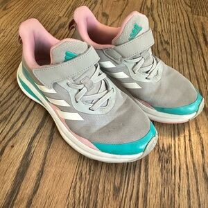 ADIDAS FORTARUN RUNNING SHOES, GIRL SIZE 1, GOOD CONDITION